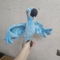 تعداد زیادی اسباب بازی و عروسک