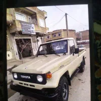 تویوتا وانت لندکروز