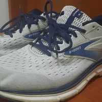 کفش اسپورت بروکس اصل