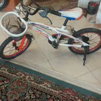 دوچرخه۱۶.میز تلوزیون شیشه ای سالم