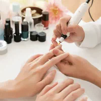 تخفیف در آموزش ناخن و کاشت