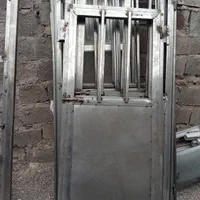 درب وپنجره فلزی  اهنی پیش ساخته سبک|خدمات پیشه و مهارت|کرمان, |دیوار