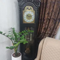 ساعت ایستاده بسیار تمیز