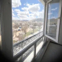 ۱۳۵ متری. بر خیابان