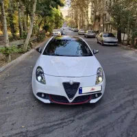 الفارومیو جولیتا ۲۰۱۷ داخل قرمز ۲برگ سند زیر قیمت|خودرو سواری و وانت|تهران, وردآورد|دیوار