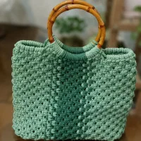 کیف مکرمه|کیف، کفش، کمربند|ری, شهادت|دیوار