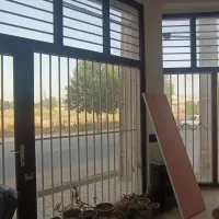 مغازه سر نبش دو در سر ولیعصر 14، 34 متری