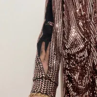 لباس مجلسی|لباس|قنوات, |دیوار