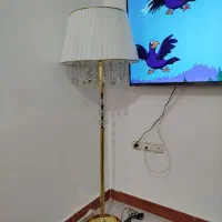 آباژور ایستاده سفید طلایی درحدنوقیمت1میلیونو300|چراغ خواب و آباژور|بهارستان, |دیوار