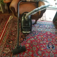 یک عددجاروبرغی برندمیلو آلمان کارکرده|جاروبرقی، جارو شارژی، بخارشو|اصفهان, سپاهان‌شهر|دیوار