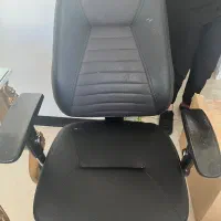 صندلی اداری در حد نو