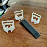 همتراز گوه کلیپس و چسب کاشی