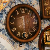 ساعت زیبا ولوکس در گالری خونه ی ایرونی|ساعت دیواری و تزئینی|رشت, پیرسرا|دیوار