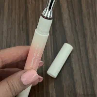 رژ کُره ای بسیار خوشرنگ و با کیفیت