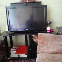 تلویزیون ۳۲ ال‌جی سالم   با میز تلویزیون|تلویزیون و پروژکتور|اصفهان, خانه اصفهان|دیوار