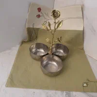 اردوخوری سه‌کاسه کار دست هند با دسته گل رز