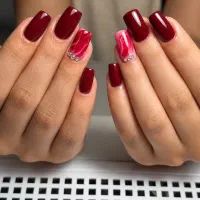 زیبایی خدمات کاشت ناخن