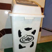 سطل زباله بزرگ