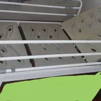 تخت بیمارستانی چرخدار، یک شکن سه تکه کف فایبر گلاس