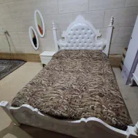 تخت خواب دونفره کارکرده کاملا سالم