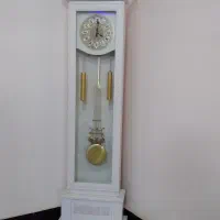 ساعت ایستاده سفید