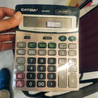 تعدادی ماشین حساب نو