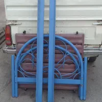 تخت آهنی