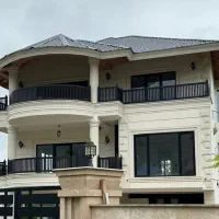 ۷۹)فروش ویلاتریپلکس استخرداربهترین خیابان کلاردشت