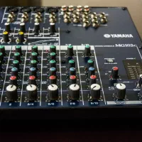 Mixer Yamaha mg102c|گیتار، بیس، امپلیفایر|کرج, فاز ۳ مهرشهر|دیوار