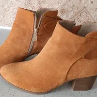 کفش سایز ۳۹