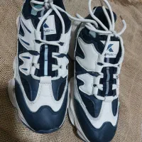 کتانی در حد نو|کیف، کفش، کمربند|هشتگرد, شهرک ولیعصر (مصلی)|دیوار