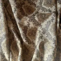 کنار پرده ای