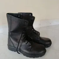 لباس وپوتین سربازی