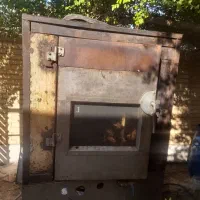 فر و یک عداد ویترین و فن