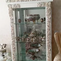 تعدادی وسایل به فروش میرسد