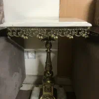 یک عدد میز تلفن برنج