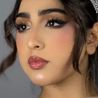 «قیمت استثنایی  میکاپ و شنیون در  سالن فولادشهر »