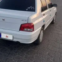 یک دستگاه پراید ۱۳۲ مدل ۹۵ عروسک