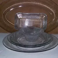 سرویس ۲۴ نفره کاملا سالم و تمیز