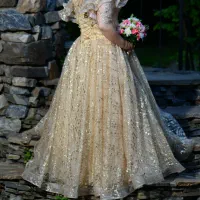 لباس عقدی|لباس|صومعه‌سرا, |دیوار