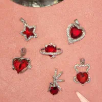 پلاک های جواهری قرمز مخصوص هدیه ولنتاین