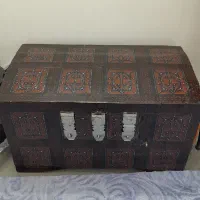 صندوق بزرگ قدیمی