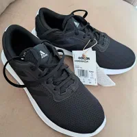 کتونی رانینگ اورجینال آدیداس سایز ۳۷ نو