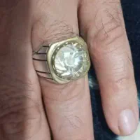 انگشتر موزنایت سفید