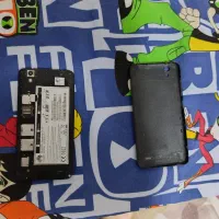 گوشی قدیمی داغون