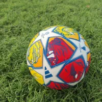 توپ فوتبال طرح UCL