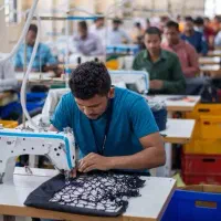 نیازمند 10نفر خانم و پنج نفرآقاجهت کار در استانبول