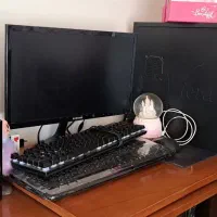 کامپیوتر به همراه لوازم جانبی