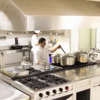 استخدام نیرو آشپزخانه