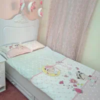 تخت نوجوان بسیار شیک و تمیز، تخفیف پای معامله